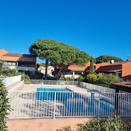 Fréjus Charmant Studio Lumineux Avec Piscine מראה חיצוני תמונה
