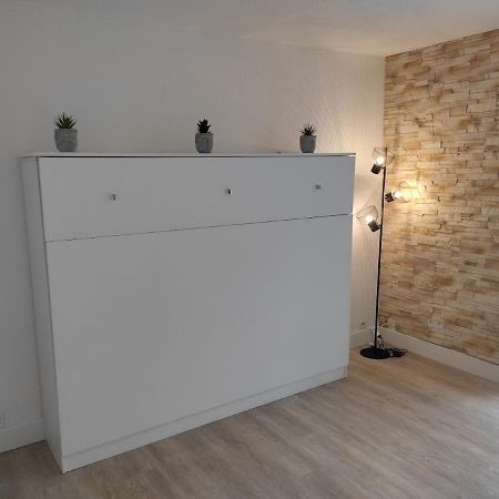Fréjus Charmant Studio Lumineux Avec Piscine מראה חיצוני תמונה