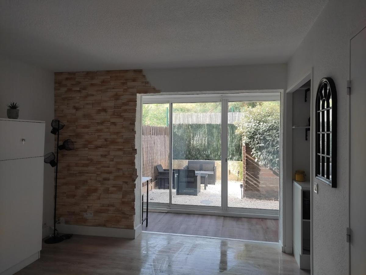 Fréjus Charmant Studio Lumineux Avec Piscine מראה חיצוני תמונה