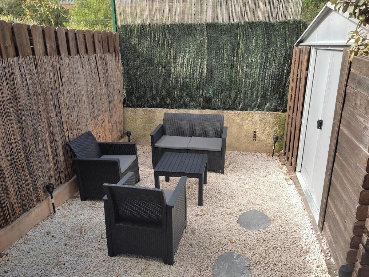 Fréjus Charmant Studio Lumineux Avec Piscine מראה חיצוני תמונה